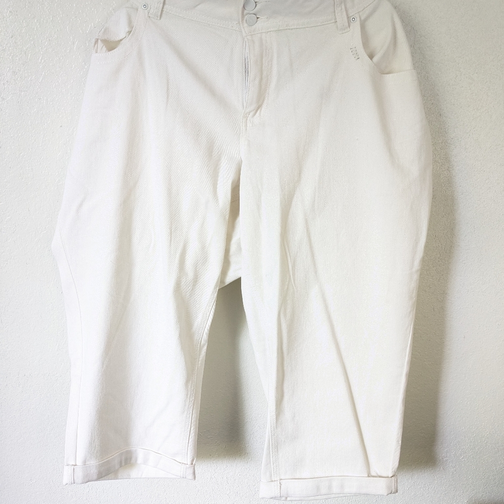 New  CATO plus size 26w White Jean Capris